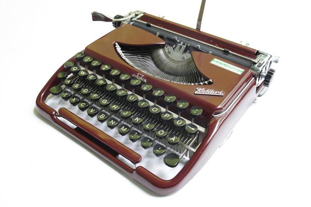 Пишущая машинка: вечное легаси / Хабр